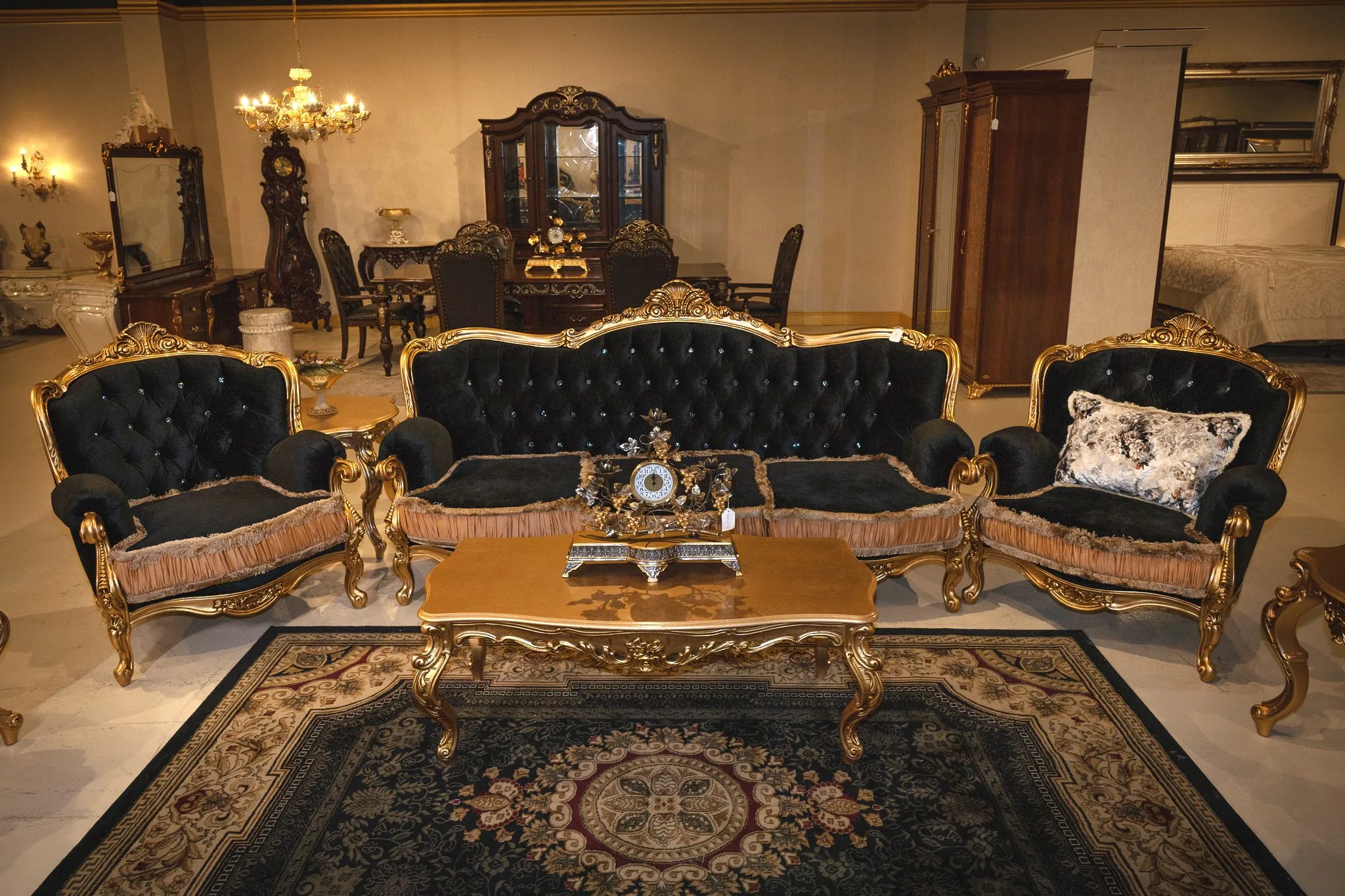 Bridgette Royal Classic Living Room - Image 3